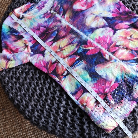 Alison Sheri flowered sweater - Picture 11 of 12